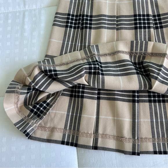 H&M Divided Pleated Plaid Mini Skirt - Picture 6 of 9